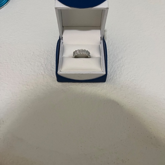 Halo 14K white gold diamond wedding/ promise ring - Picture 3 of 13